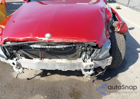 2016 Mercedes-Benz C 300 z USA, uszkodzony, nr VIN 55SWF4JB6GU158613